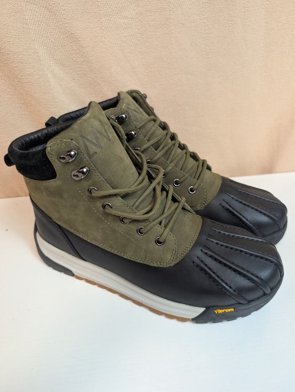 Huckberry All-Weather Waterproof Duckboot Size 9 Green Leather & Rubber (1177)